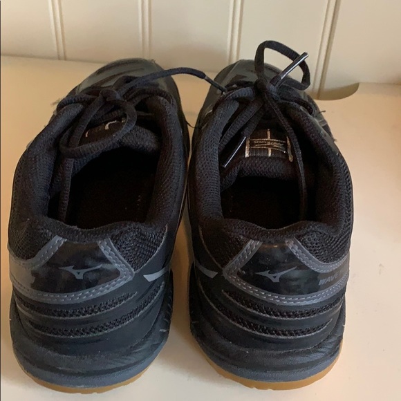 Volleyball Shoes - Picture 5 of 7